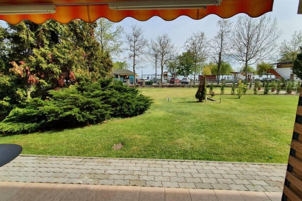 Apartamento Igényes 4 fős apartman közvetlen a strandnál Csopak Exterior foto