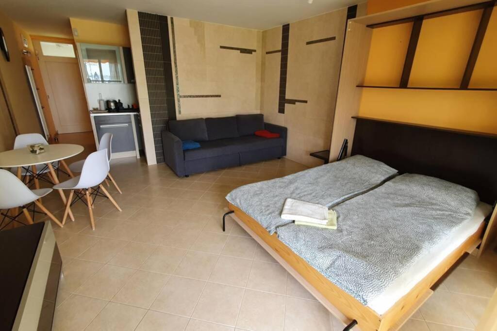 Apartamento Igényes 4 fős apartman közvetlen a strandnál Csopak Exterior foto