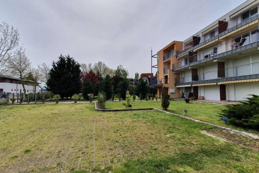 Apartamento Igényes 4 fős apartman közvetlen a strandnál Csopak Exterior foto