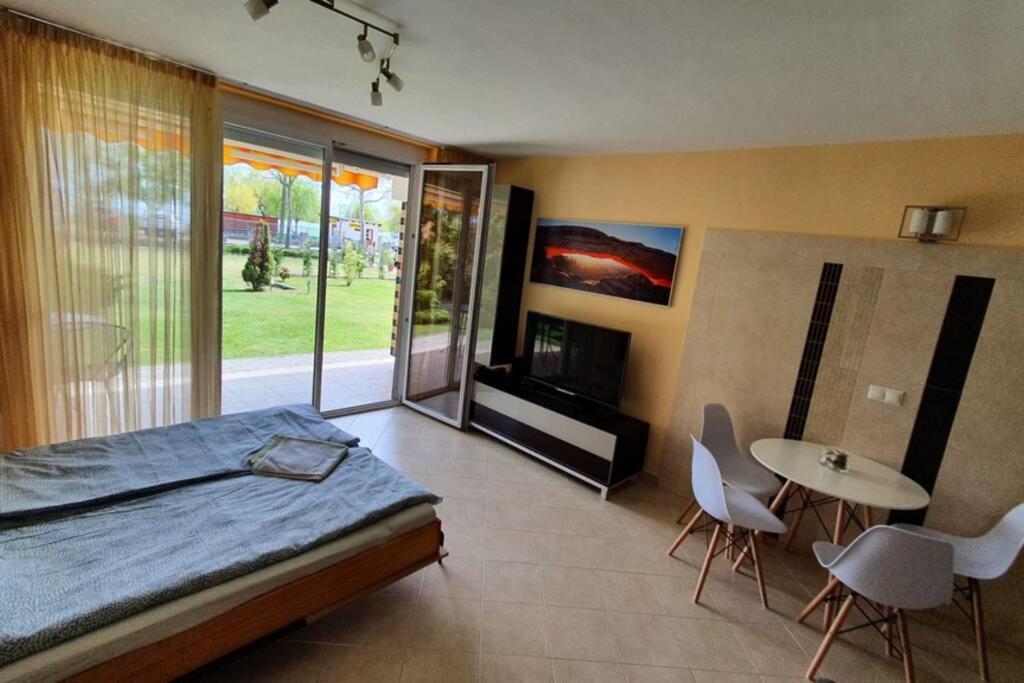 Apartamento Igényes 4 fős apartman közvetlen a strandnál Csopak Exterior foto